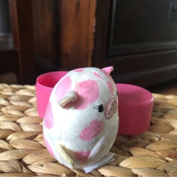 Squishmallows: Micromallows pink & white Seacow 2.5" - Picture 6 of 6